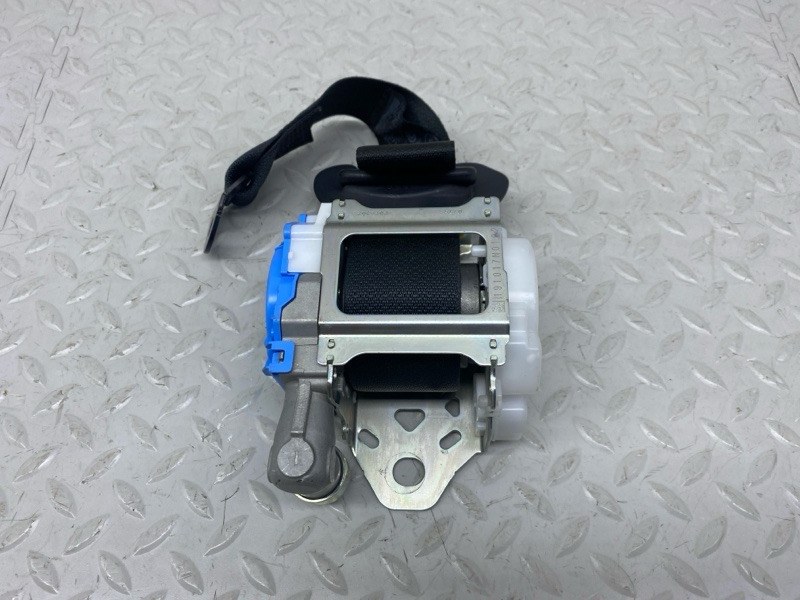 Ремень безопасности Lexus UX 250H 200/250H 2000CC 16-VALVE DOHC 2020 задн. лев. (б/у)