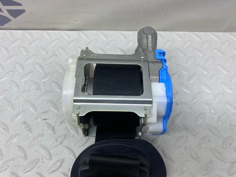 Ремень безопасности Lexus UX 250H 200/250H 2000CC 16-VALVE DOHC 2020 задн. прав. (б/у)