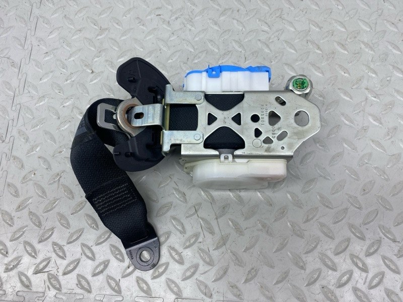 Ремень безопасности Lexus UX 250H 200/250H 2000CC 16-VALVE DOHC 2020 задн. прав. (б/у)