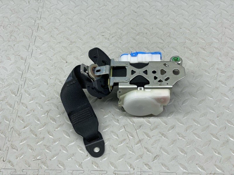 Ремень безопасности Lexus UX 250H 200/250H 2000CC 16-VALVE DOHC 2020 задн. прав. (б/у)