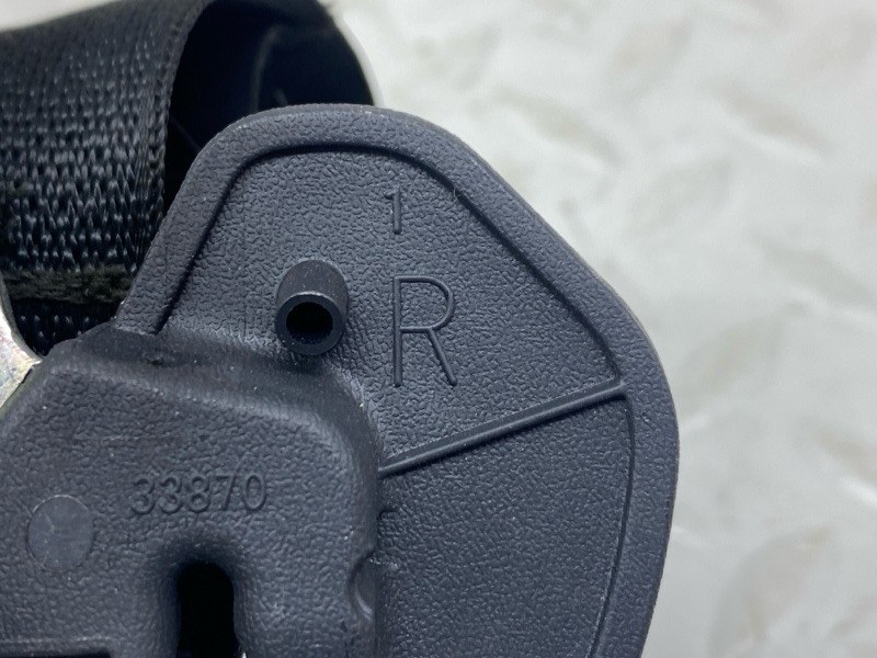 Ремень безопасности Lexus UX 250H 200/250H 2000CC 16-VALVE DOHC 2020 задн. прав. (б/у)