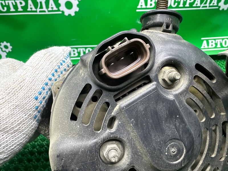 Генератор Toyota 3UZ FE (б/у) Генератор Toyota 3UZ FE (б/у)