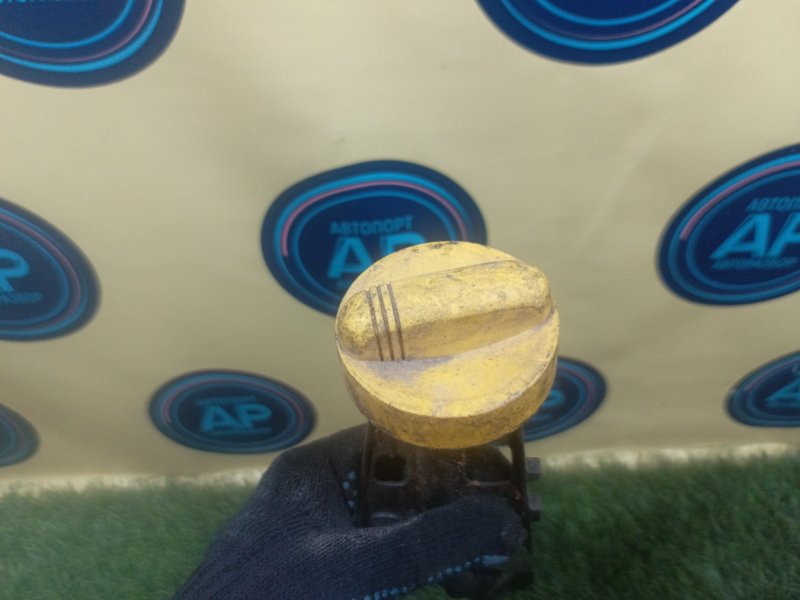 Маслозаливная горловина RENAULT MEGANE 2009–2016 (б/у)