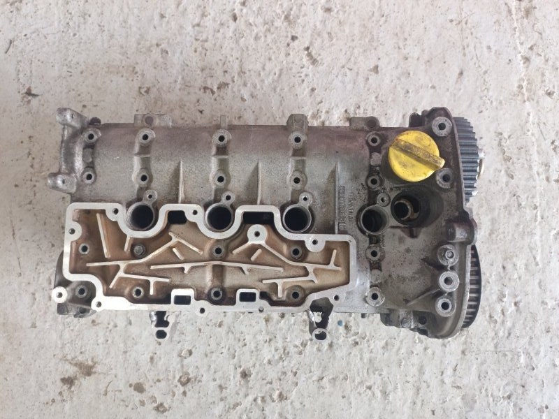 Головка блока цилиндров RENAULT MEGANE F4R (б/у) Головка блока цилиндров RENAULT MEGANE F4R (б/у)