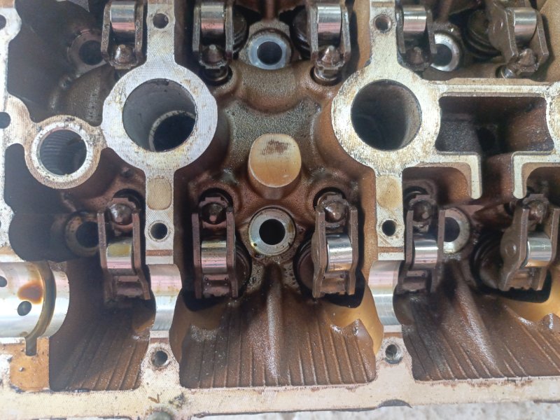 Головка блока цилиндров RENAULT MEGANE F4R (б/у) Головка блока цилиндров RENAULT MEGANE F4R (б/у)