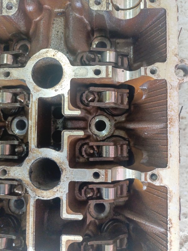 Головка блока цилиндров RENAULT MEGANE F4R (б/у) Головка блока цилиндров RENAULT MEGANE F4R (б/у)