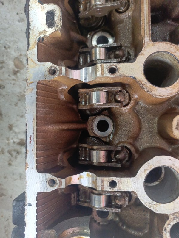 Головка блока цилиндров RENAULT MEGANE F4R (б/у) Головка блока цилиндров RENAULT MEGANE F4R (б/у)