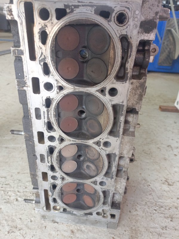 Головка блока цилиндров RENAULT MEGANE F4R (б/у) Головка блока цилиндров RENAULT MEGANE F4R (б/у)