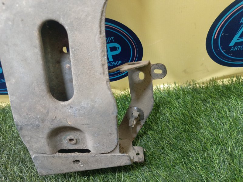 Подрамник RENAULT MEGANE 2003 (б/у) Подрамник RENAULT MEGANE 2003 (б/у)