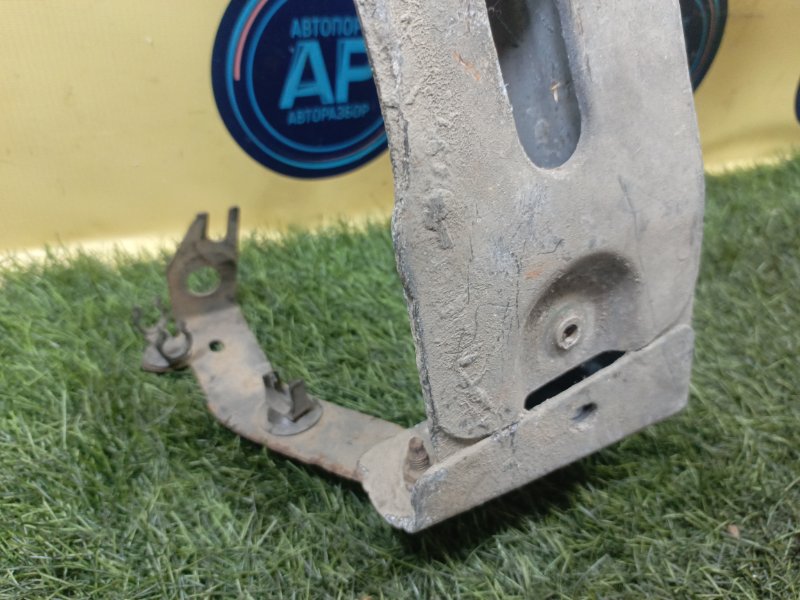 Подрамник RENAULT MEGANE 2003 (б/у) Подрамник RENAULT MEGANE 2003 (б/у)