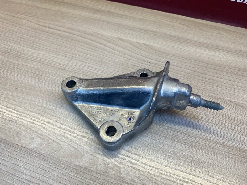 Кронштейн двигателя Renault Arkana лев. Кронштейн двигателя Renault Arkana лев.