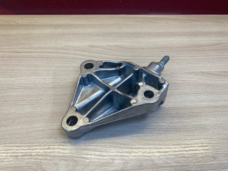 Кронштейн двигателя Renault Arkana лев. Кронштейн двигателя Renault Arkana лев.