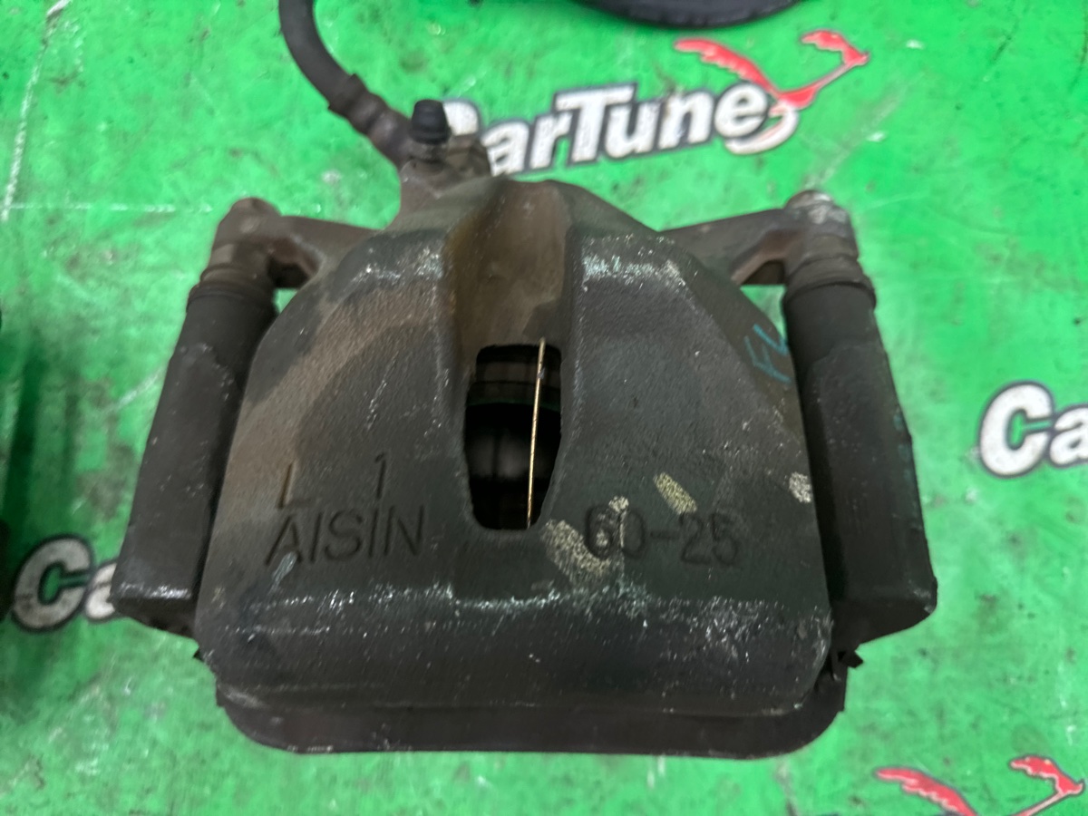 Суппорта передняя Cresta 01.2001 [К383] 94000км 051/ AQ40 JZX100 1JZ-GE