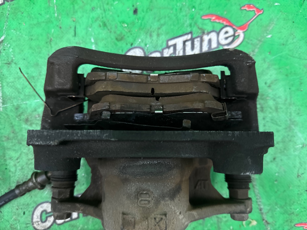 Суппорта передняя Cresta 01.2001 [К383] 94000км 051/ AQ40 JZX100 1JZ-GE