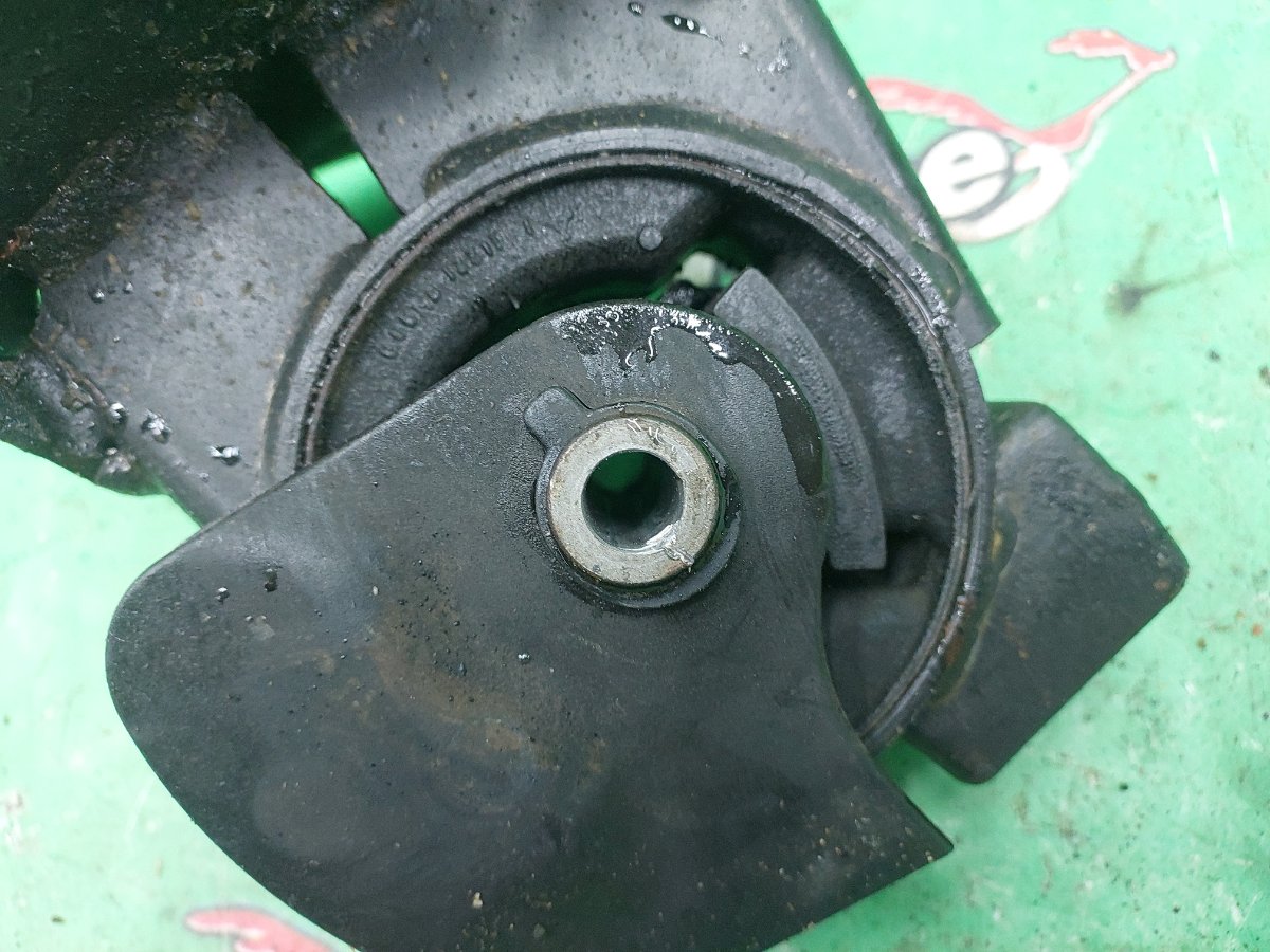 Подушка АКПП X-Trail 03.2007 [К386] 69000км KY0/ K NT30 QR20DE