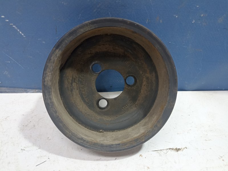 Шкив помпы Octavia 2007 A4 1.4 BCA