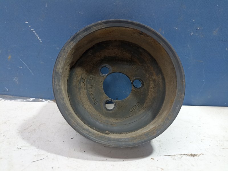 Шкив помпы Octavia 2007 A4 1.4 BCA