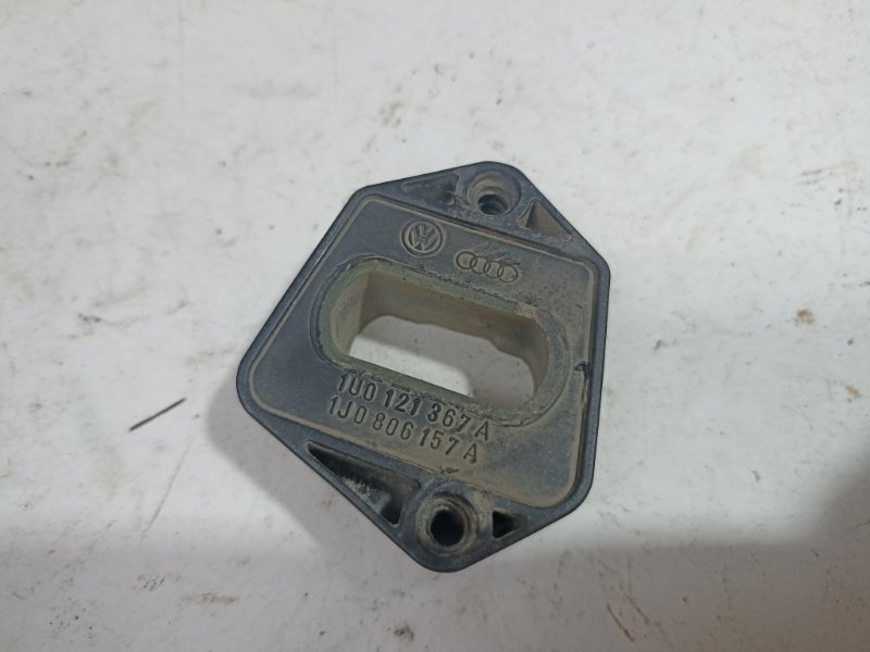 Подушка радиатора Octavia 2007 A4 1.4 BCA