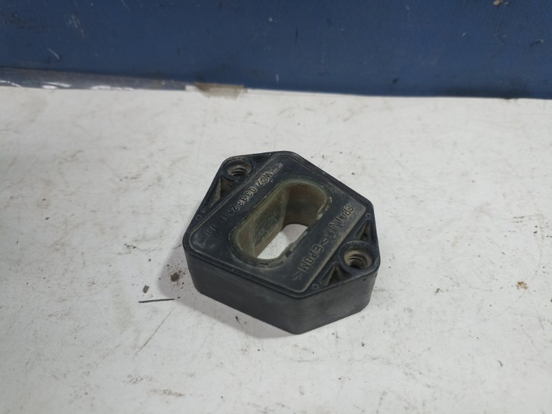 Подушка радиатора Octavia 2007 A4 1.4 BCA