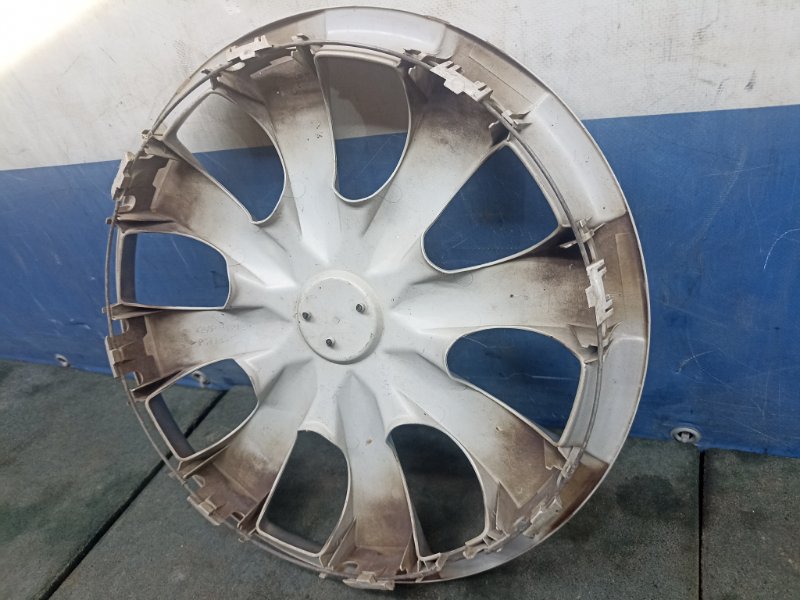 Колпак колесный Toyota Corolla E150 2011 (б/у) Колпак колесный Toyota Corolla E150 2011 (б/у)