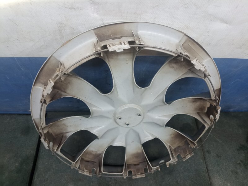 Колпак колесный Toyota Corolla E150 2011 (б/у) Колпак колесный Toyota Corolla E150 2011 (б/у)