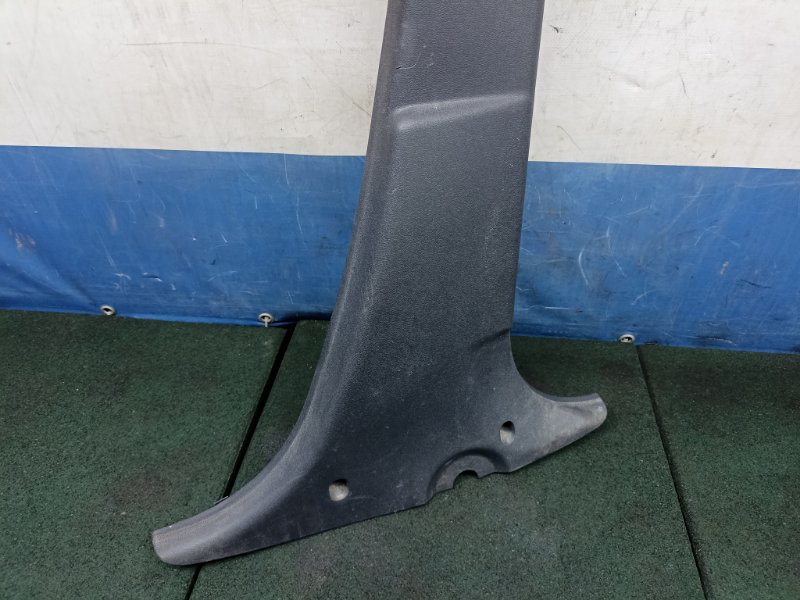 Обшивка стойки Renault Duster 1 HSA 2.0 F4R410 2019 прав. (б/у) Обшивка стойки Renault Duster 1 HSA 2.0 F4R410 2019 прав. (б/у)