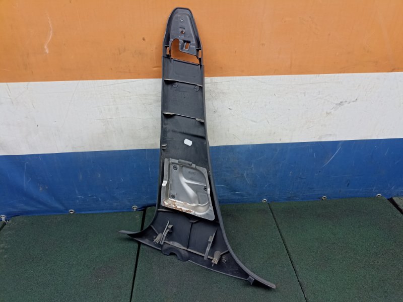 Обшивка стойки Renault Duster 1 HSA 2.0 F4R410 2019 прав. (б/у) Обшивка стойки Renault Duster 1 HSA 2.0 F4R410 2019 прав. (б/у)