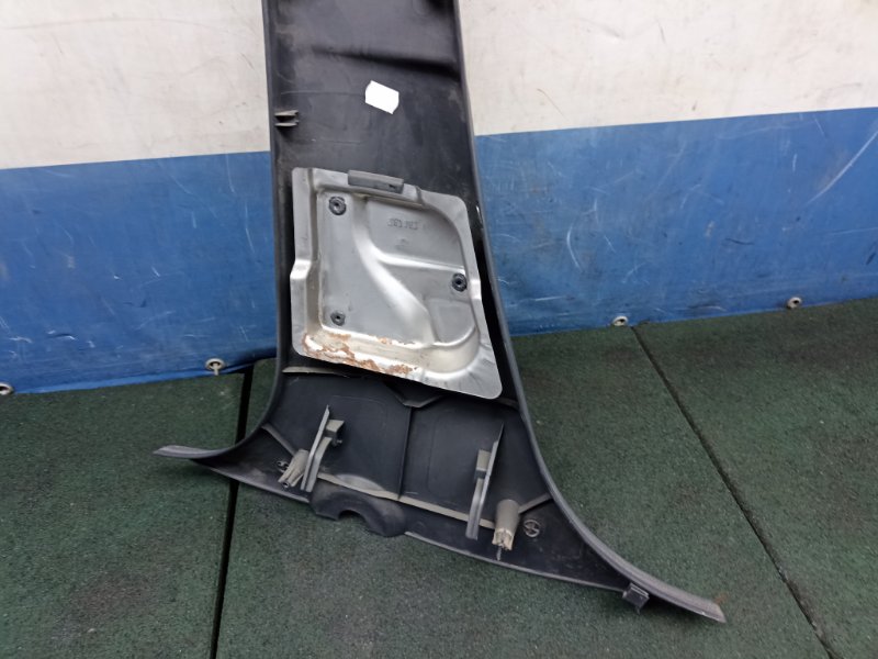 Обшивка стойки Renault Duster 1 HSA 2.0 F4R410 2019 прав. (б/у) Обшивка стойки Renault Duster 1 HSA 2.0 F4R410 2019 прав. (б/у)