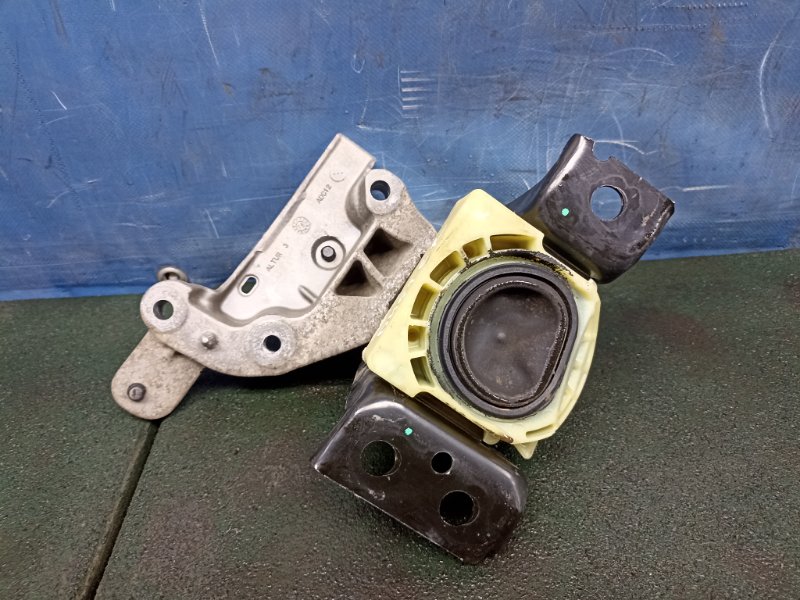 Подушка двигателя правая Duster 1 2019 HSA 2.0 F4R410