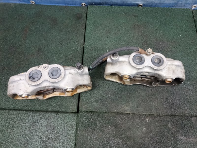 Суппорта тормозные Lexus GS 3 GRS190 2012 перед. (б/у) Суппорта тормозные Lexus GS 3 GRS190 2012 перед. (б/у)