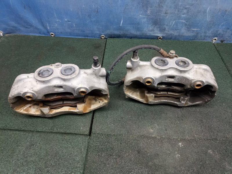 Суппорта тормозные Lexus GS 3 GRS190 2012 перед. (б/у) Суппорта тормозные Lexus GS 3 GRS190 2012 перед. (б/у)