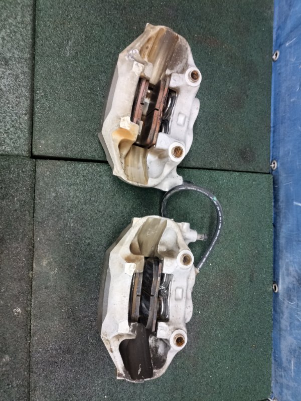 Суппорта тормозные Lexus GS 3 GRS190 2012 перед. (б/у) Суппорта тормозные Lexus GS 3 GRS190 2012 перед. (б/у)