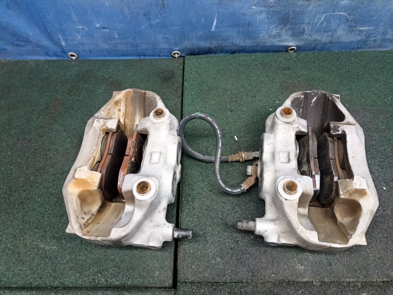 Суппорта тормозные Lexus GS 3 GRS190 2012 перед. (б/у) Суппорта тормозные Lexus GS 3 GRS190 2012 перед. (б/у)