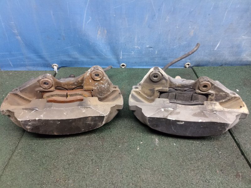 Суппорта тормозные передняя GS 3 2012 GRS190