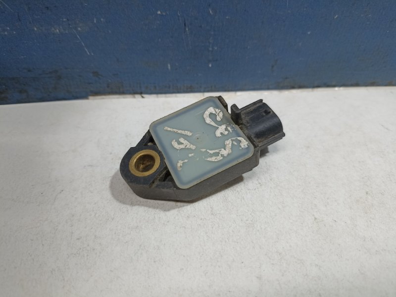 Датчик Airbag Ceed 2 2013 JD
