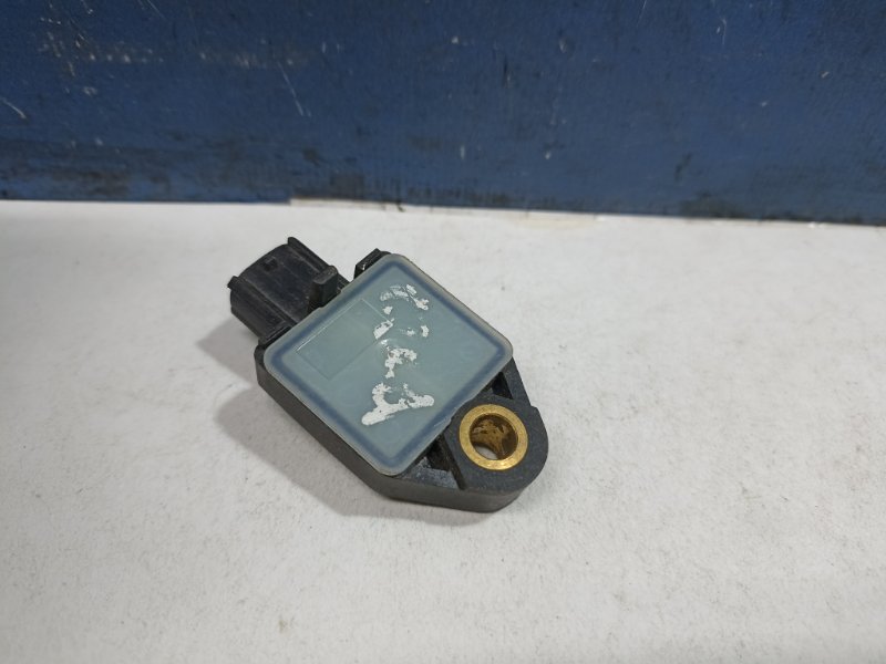Датчик Airbag Ceed 2 2013 JD