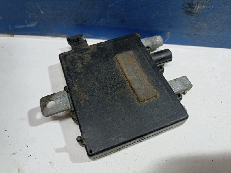 Блок усилитель антенны X5 2002 E53