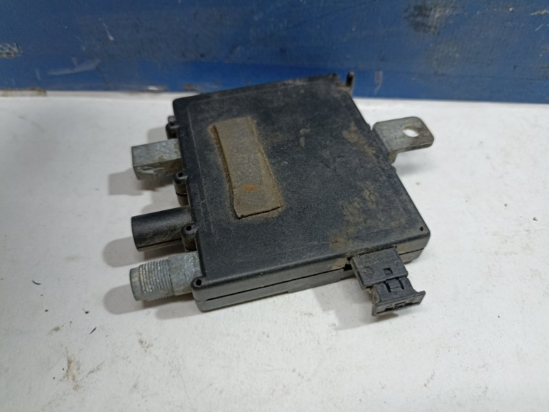 Блок усилитель антенны X5 2002 E53
