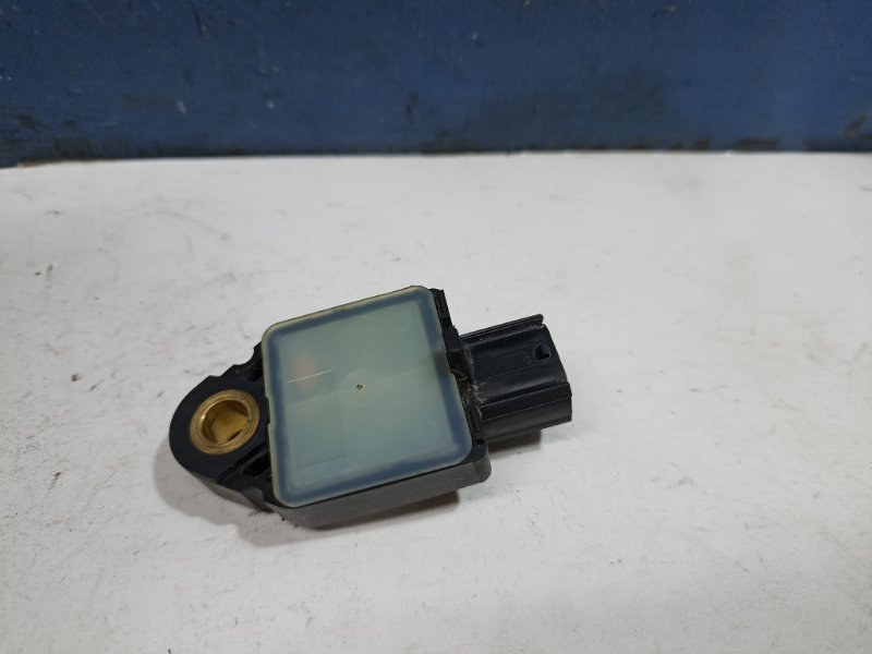 Датчик Airbag передний Ceed 2012 ED 1.6 G4FC