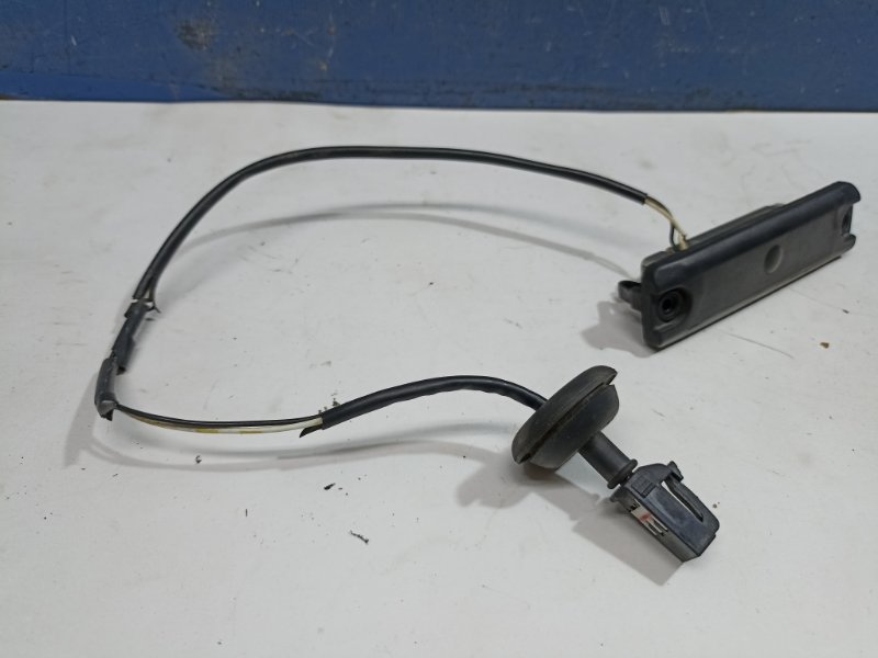 Кнопка открывания багажника наружная Ceed 2012 ED 1.6 G4FC