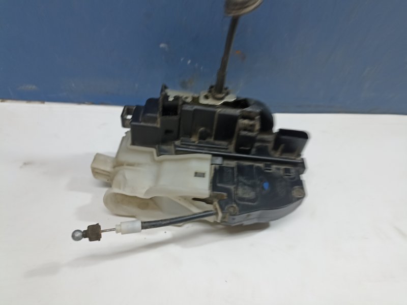 Замок двери передний правый Ceed 2012 ED 1.6 G4FC