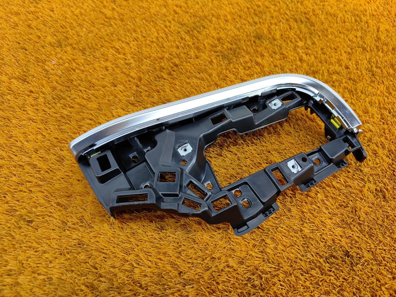 Накладка на торпедо Chery Tiggo 7 PRO SQRE4T15C 2022 (б/у)