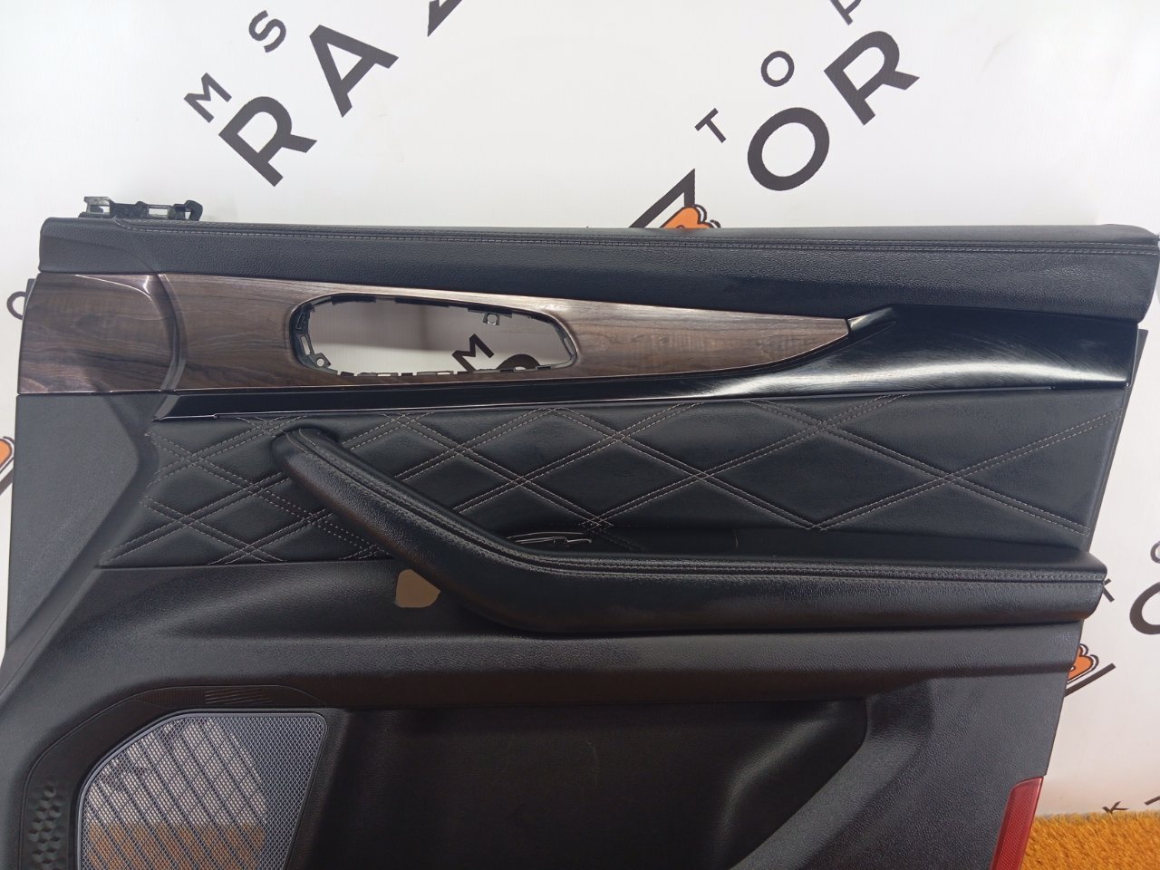 Обшивка двери Exeed VX SQRF4J20C 2022 перед. прав. (б/у)