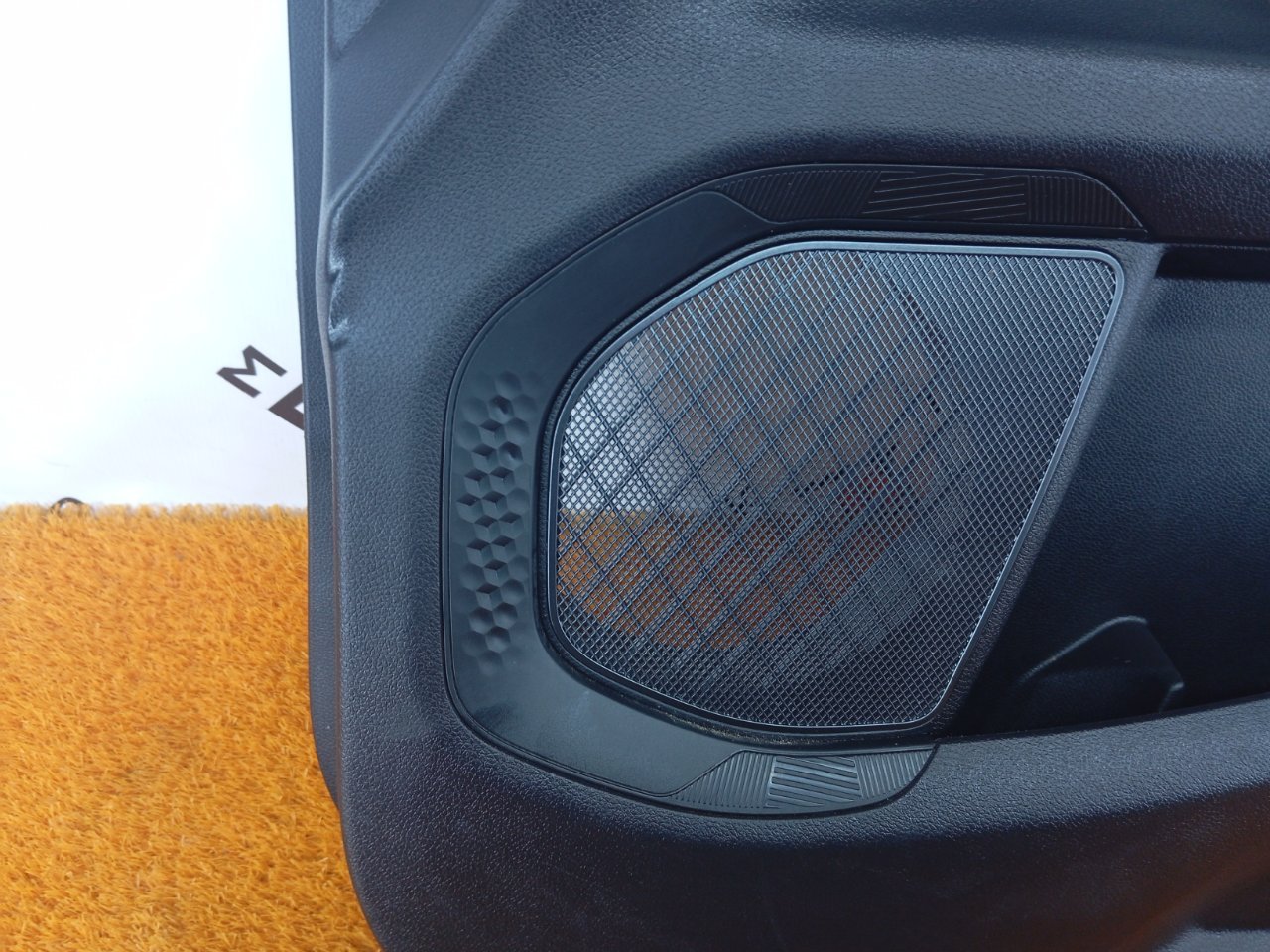 Обшивка двери Exeed VX SQRF4J20C 2022 перед. прав. (б/у)