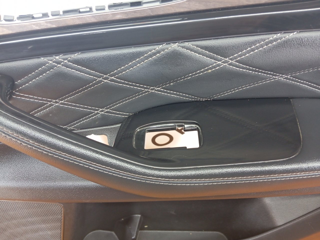 Обшивка двери Exeed VX SQRF4J20C 2022 перед. прав. (б/у)