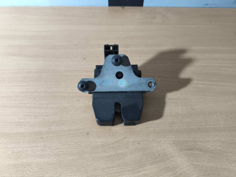 Замок багажника FORD Focus 2 1.8 QQDB 2010 (б/у)