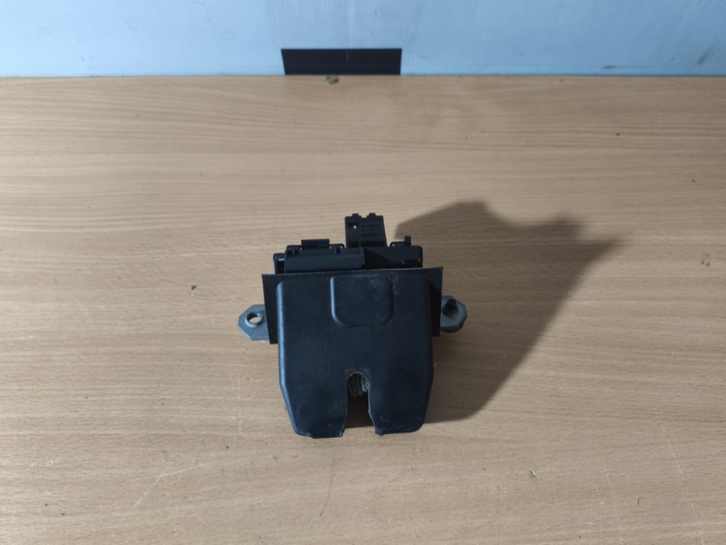 Замок багажника FORD Focus 2 1.8 QQDB 2010 (б/у)