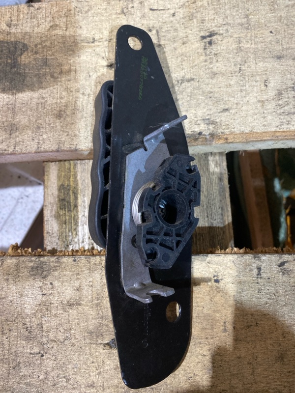 Ручка двери внутренняя Renault Master 3 2.3 DCI 2014 задн. лев. (б/у) Ручка двери внутренняя Renault Master 3 2.3 DCI 2014 задн. лев. (б/у)