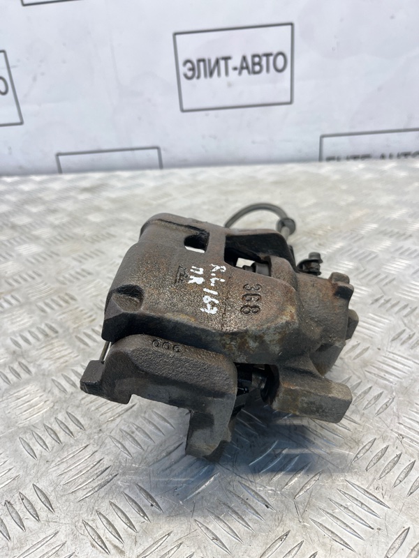 Суппорт тормозной Renault Latitude 2.0 2013 перед. прав. (б/у) Суппорт тормозной Renault Latitude 2.0 2013 перед. прав. (б/у)