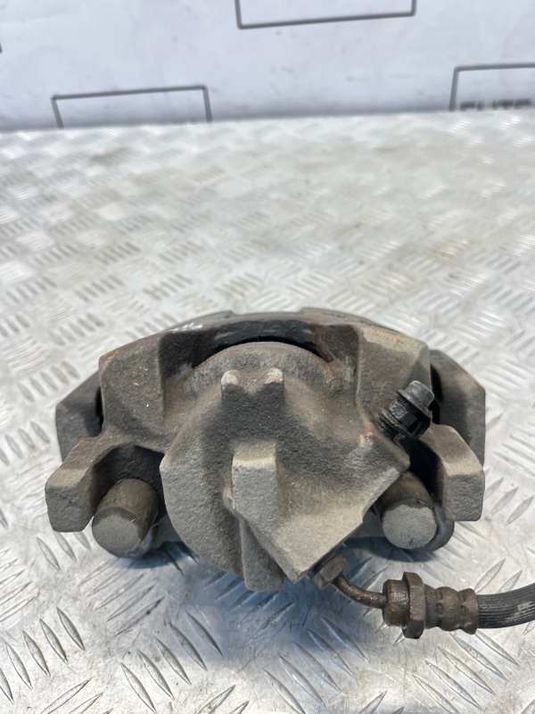 Суппорт тормозной Renault Latitude 2.0 2013 перед. прав. (б/у) Суппорт тормозной Renault Latitude 2.0 2013 перед. прав. (б/у)